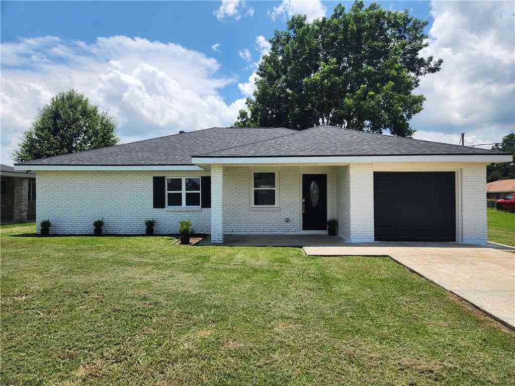 Homes For Sale - 112 Nu Street<br/> Belle Chasse, LA 70037