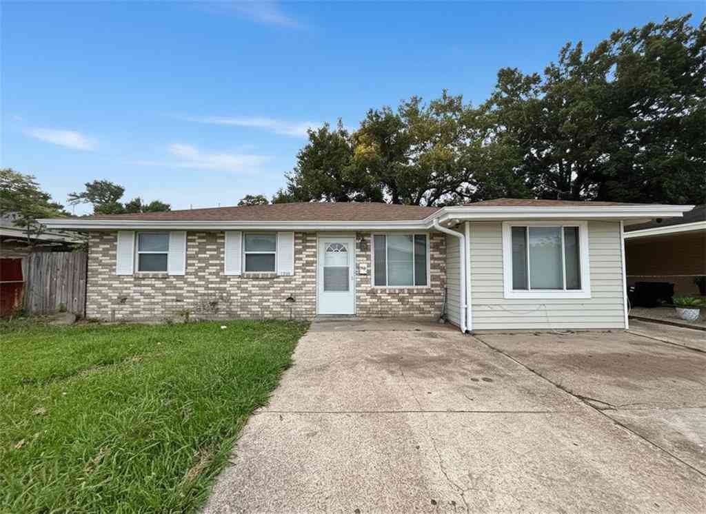 Homes For Sale - 1805 Redwood Drive<br/> Jefferson County, Harvey, LA 70058