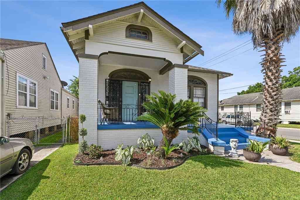 Homes For Sale - 2100 St Denis Street<br/> Orleans County, New Orleans, LA 70122