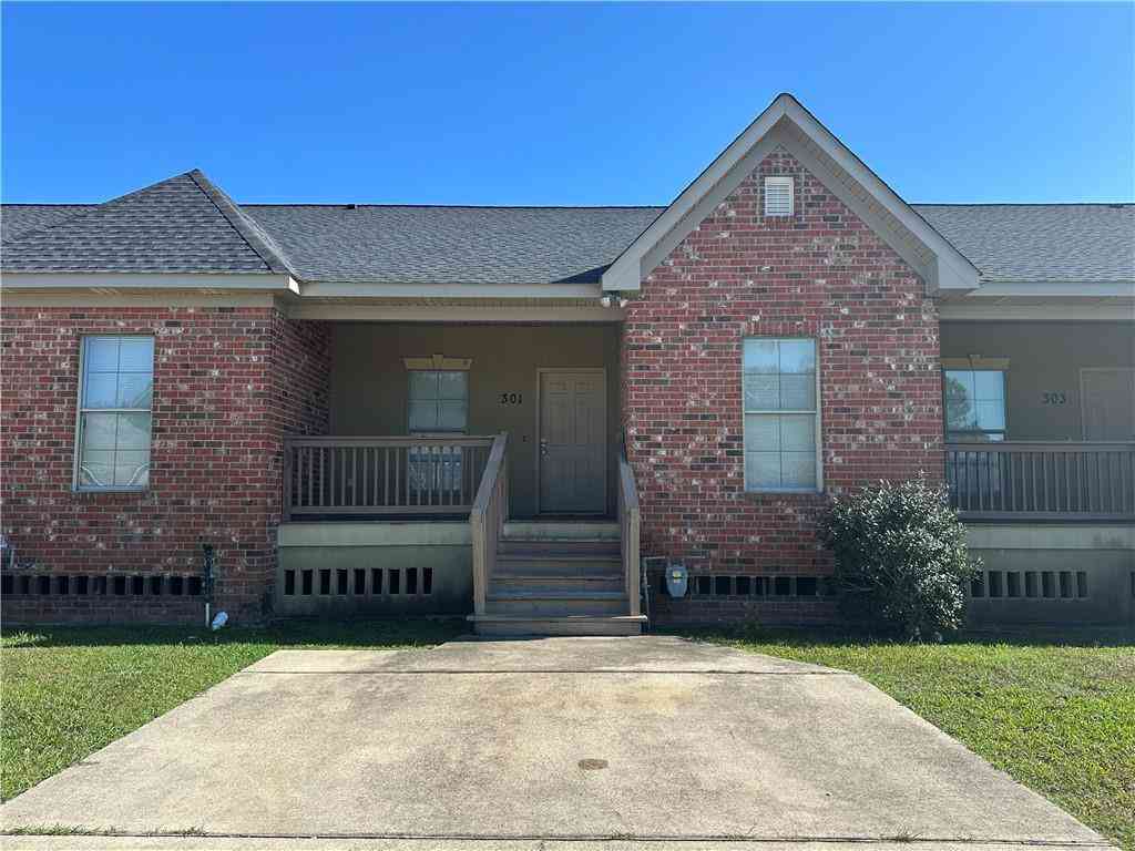 Townhouse For Rent - 301 Bella Sera Lane<br/> Slidell, LA 70461