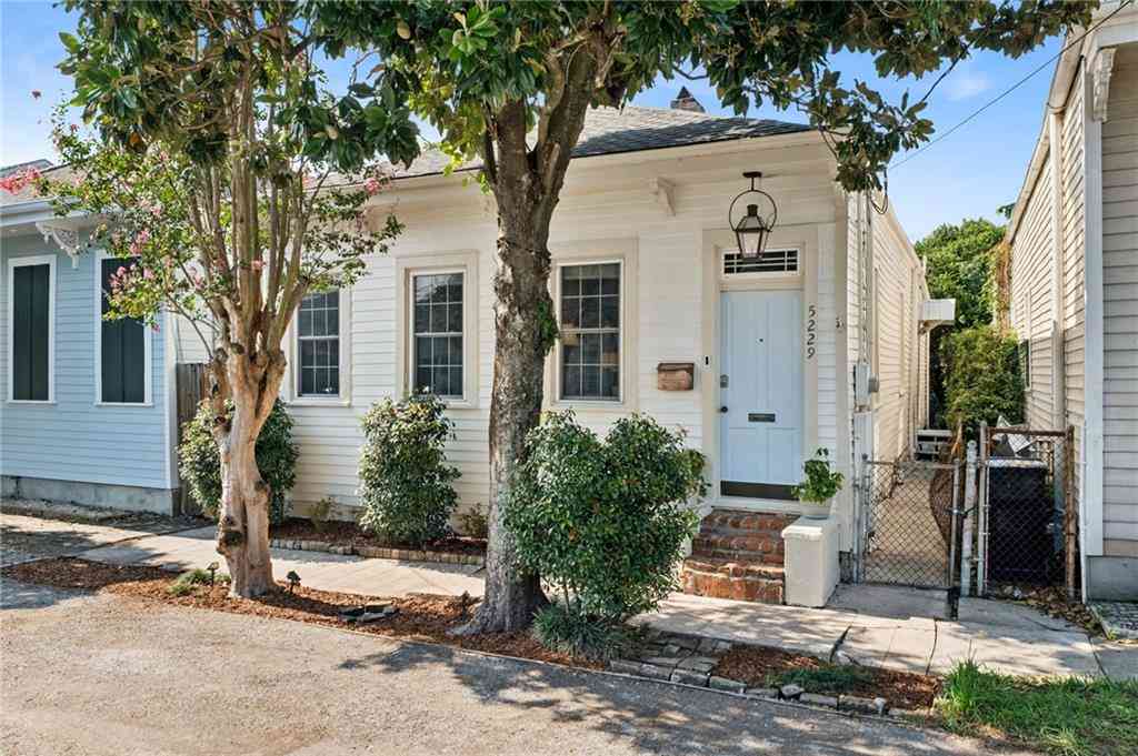 Homes For Sale - 5229 Annunciation Street<br/> Orleans County, New Orleans, LA 70115
