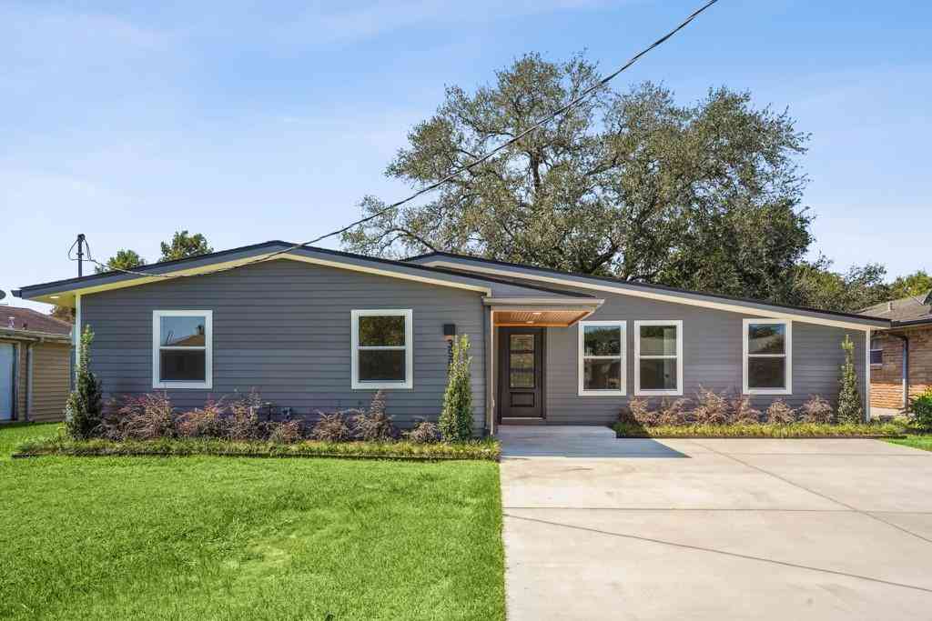 Homes For Sale - 3904 Haring Road<br/> Jefferson County, Metairie, LA 70003