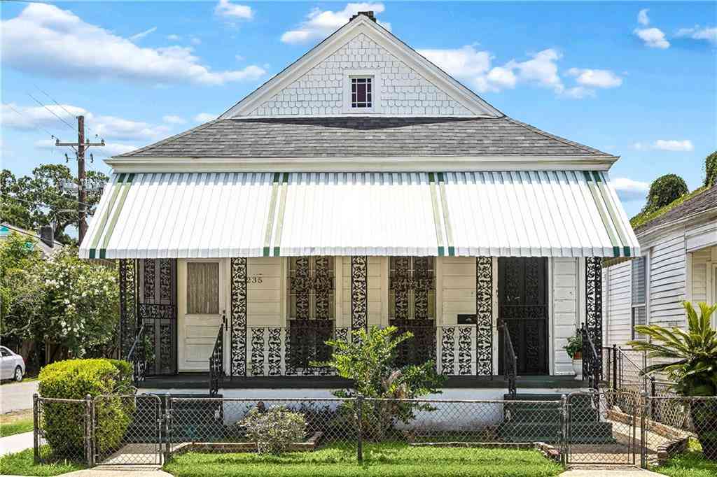 Homes For Sale - 235 Pine Street<br/> Orleans County, New Orleans, LA 70118