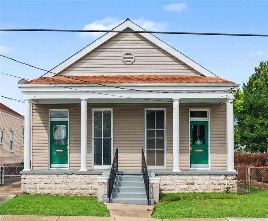 Homes For Sale - 920 Lafayette Street<br/> Gretna, LA 70053