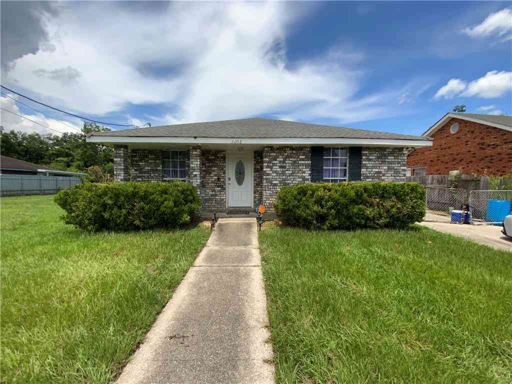 Homes For Sale - 3208 Maureen Lane<br/> Meraux, LA 70075