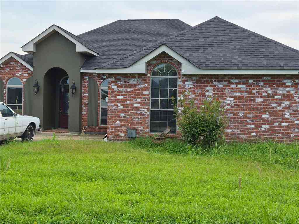 Homes For Sale - 107 Chartres Court<br/> Saint John County, La Place, LA 70068