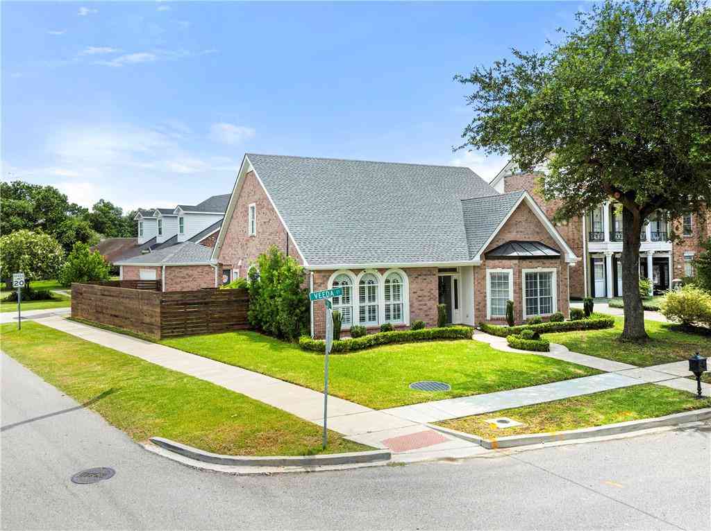 Homes For Sale - 1 Veeda Court<br/> Jefferson County, River Ridge, LA 70123