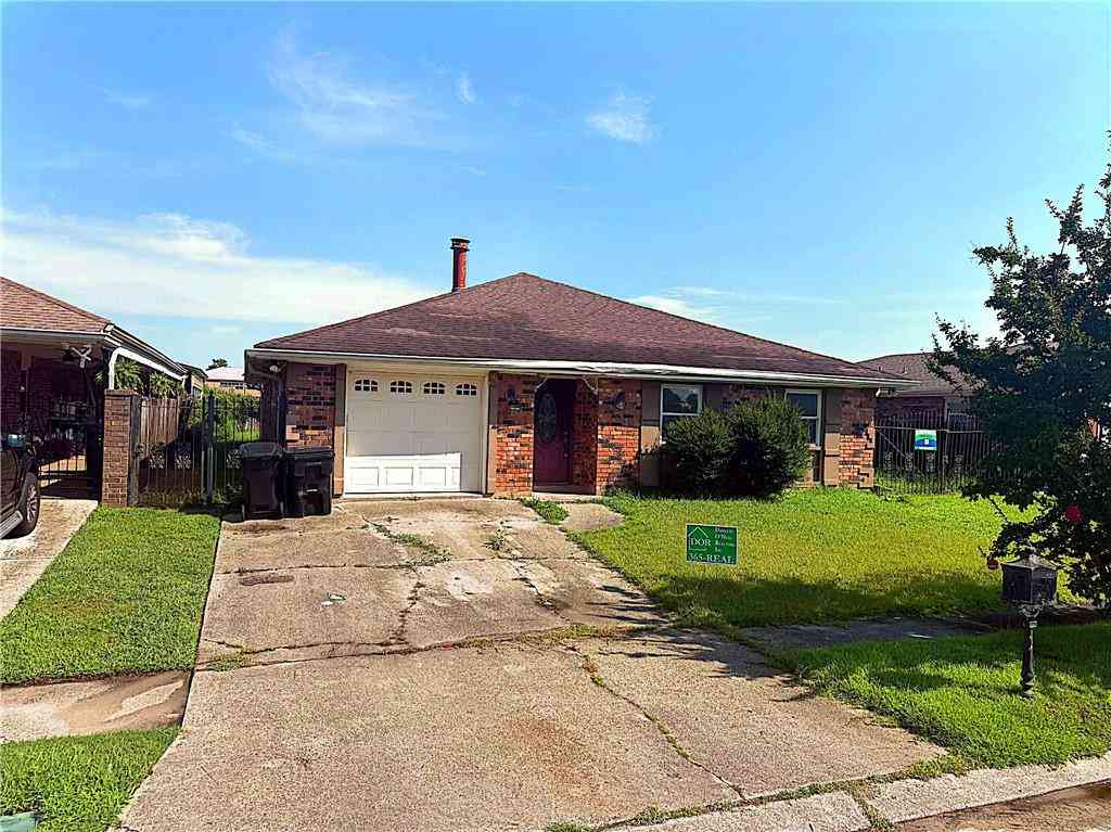 Homes For Sale - 11121 N Idlewood Court<br/> Orleans County, New Orleans, LA 70128