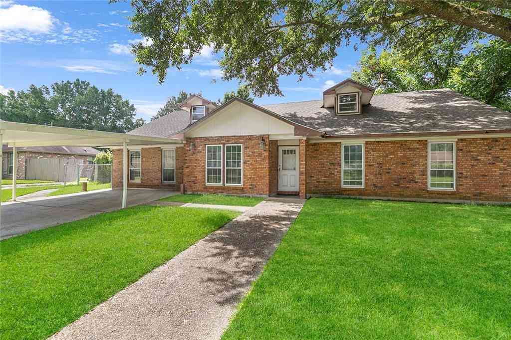 Homes For Sale - 5698 Djuanna Drive<br/> East Baton Rouge County, Baton Rouge, LA 70811
