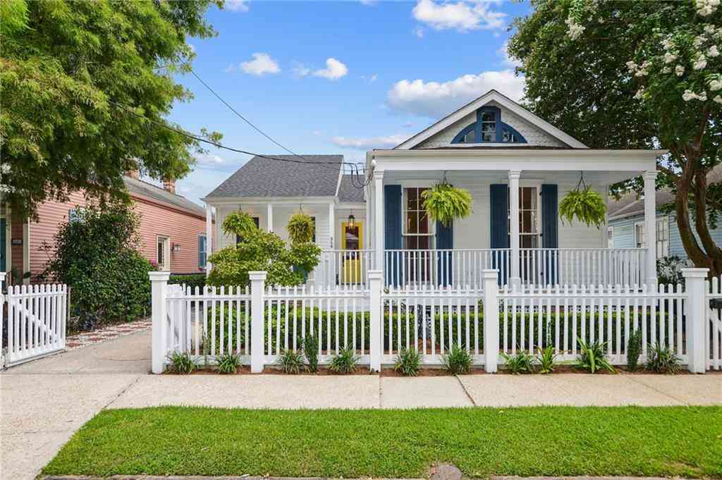 Homes For Sale - 319 Calhoun Street<br/> Orleans County, New Orleans, LA 70118