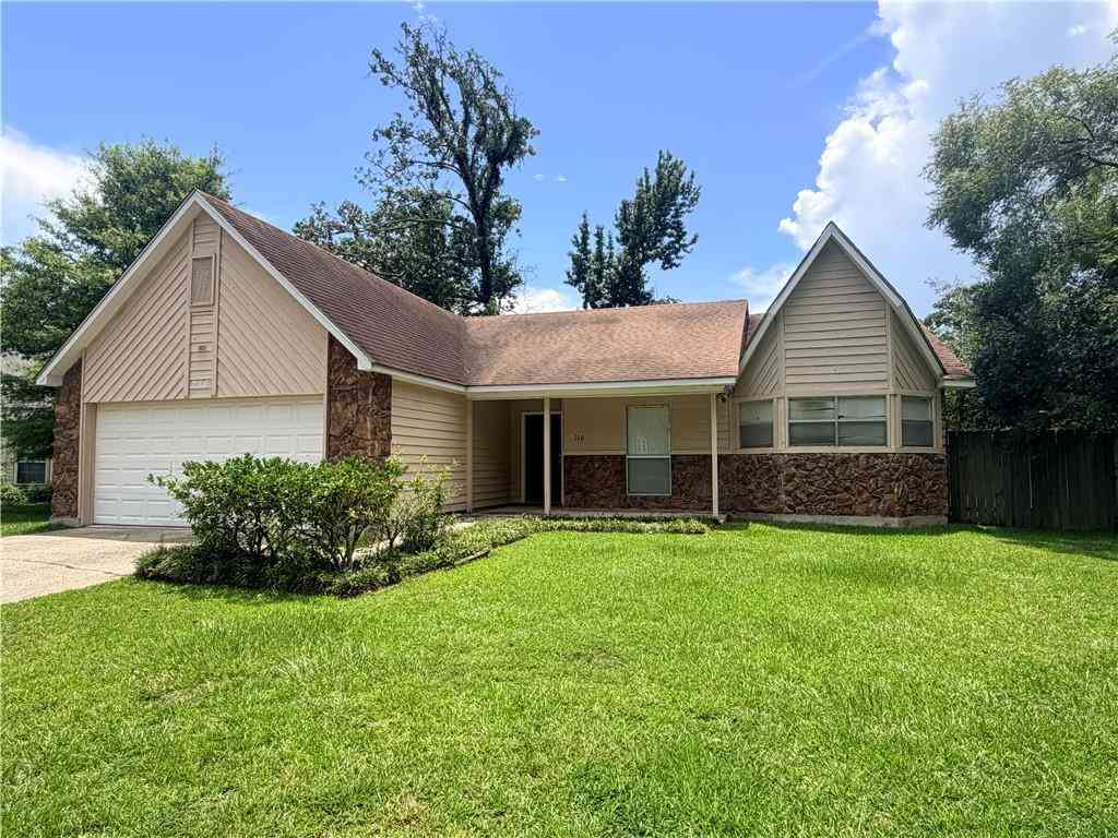 Homes For Rent - 216 Woodridge Boulevard<br/> Mandeville, LA 70471