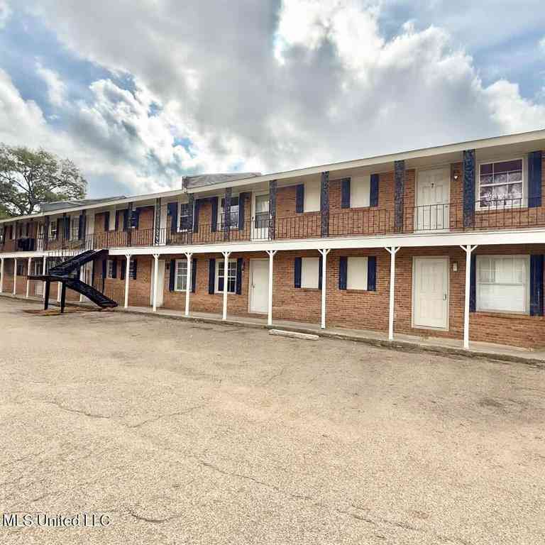 Homes For Sale - 212 N Church Street<br/> Lincoln County, Brookhaven, MS 39601