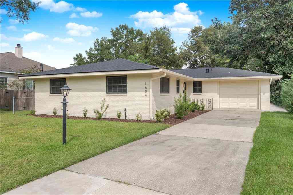 Homes For Rent - 1604 10th Street<br/> Slidell, LA 70458