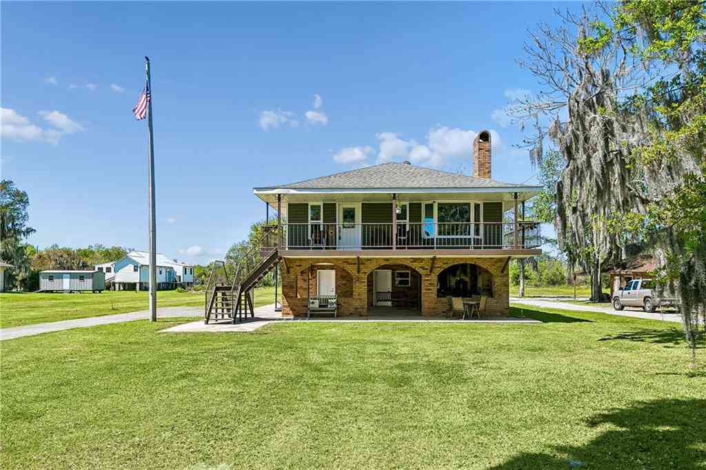 Homes For Sale - 9552 Barataria Boulevard<br/> Marrero, LA 70072