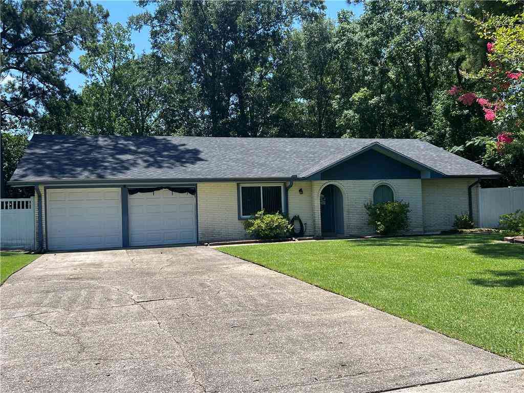 Homes For Sale - 353 Huntington Drive<br/> Slidell, LA 70458