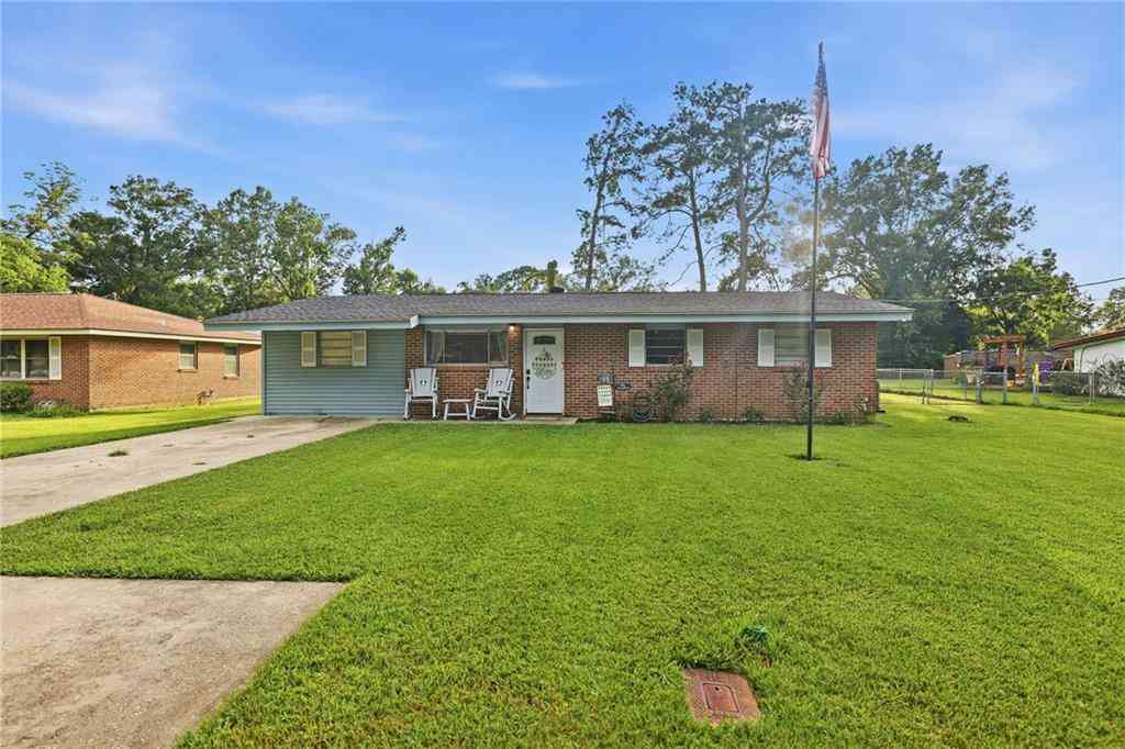 Homes For Sale - 135 Highland Road<br/> Tangipahoa County, Ponchatoula, LA 70454