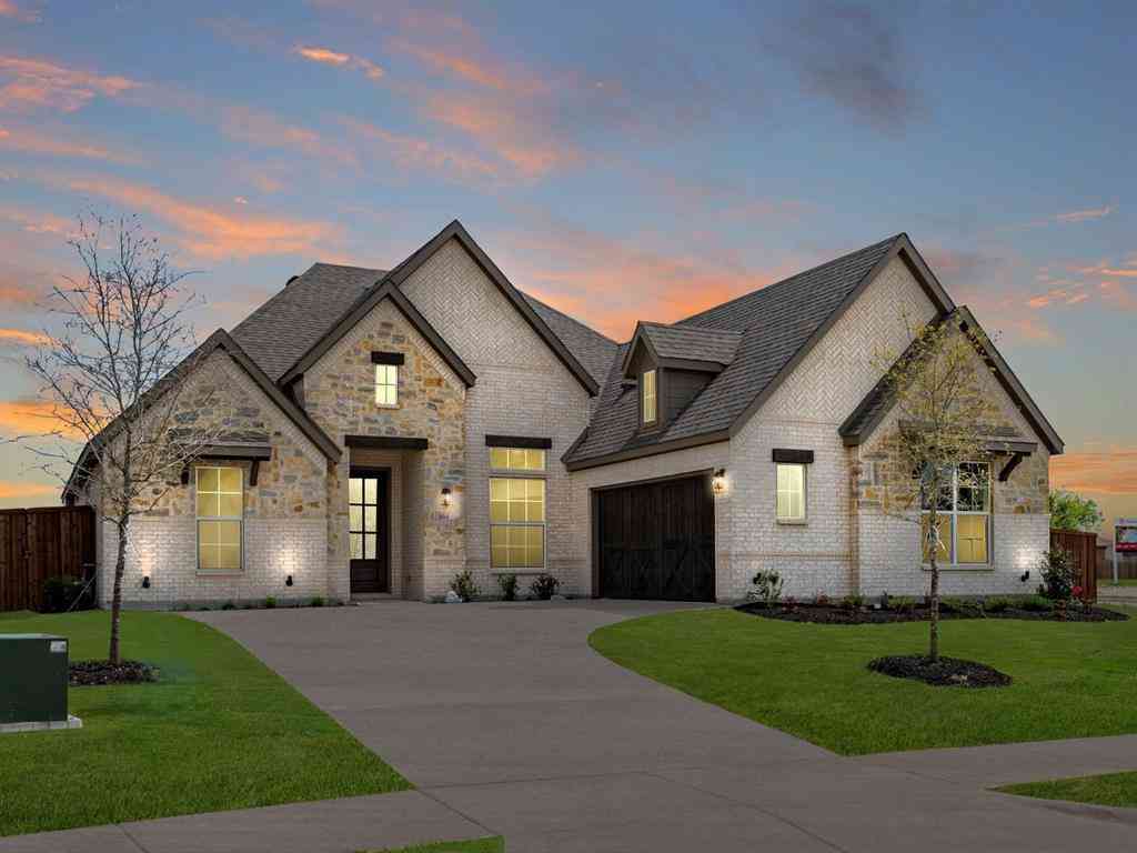 Homes For Sale - 104 Calf Lane<br/> Midlothian, TX 76065