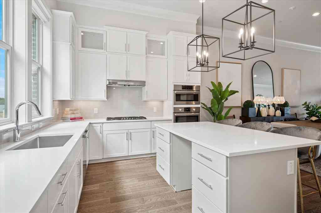 Townhouse For Sale - 4122 Belt Line Road<br/> Addison, TX 75001