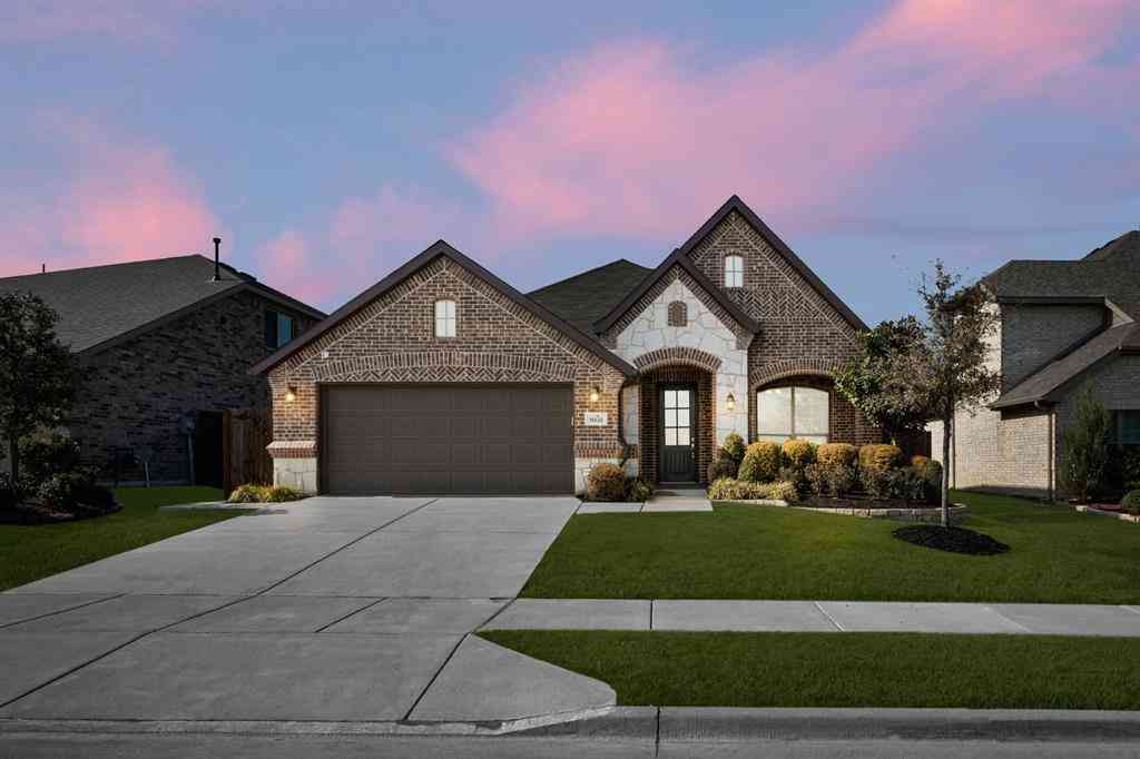 Homes For Sale - 10620 Moss Cove<br/> Fort Worth, TX 76036