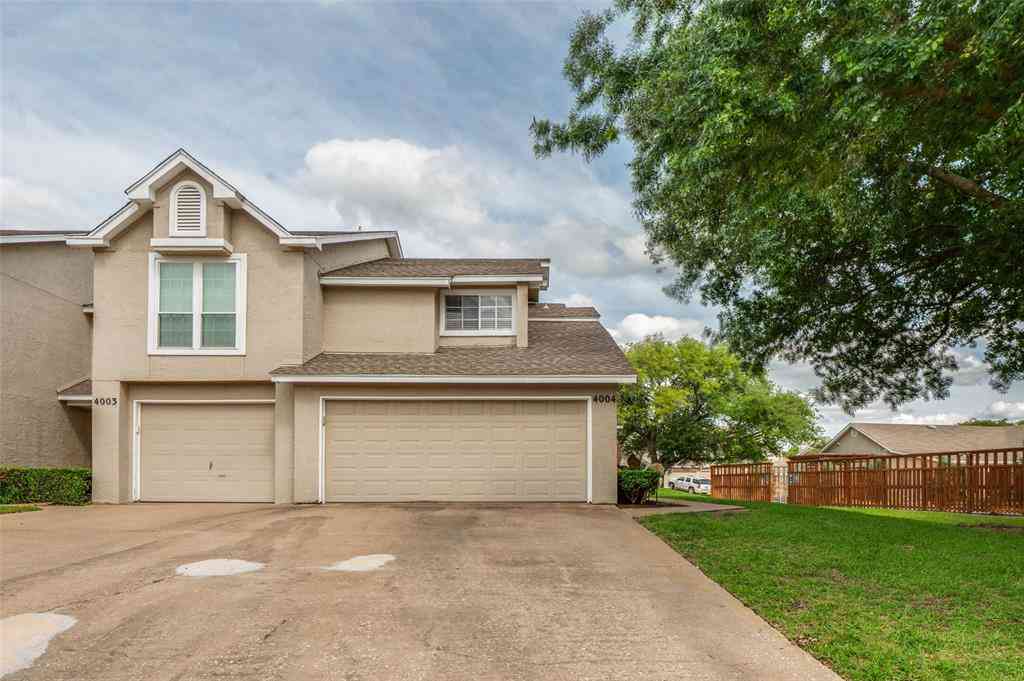 Townhouse For Sale - 8400 Hickory Street #4004<br/> Frisco, TX 75034