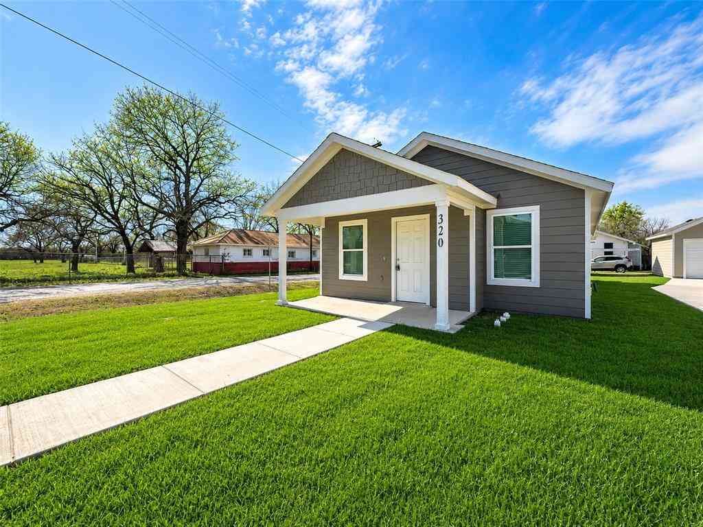 Homes For Sale - 320 SW 14th<br/> Palo Pinto County, Mineral Wells, TX 76067