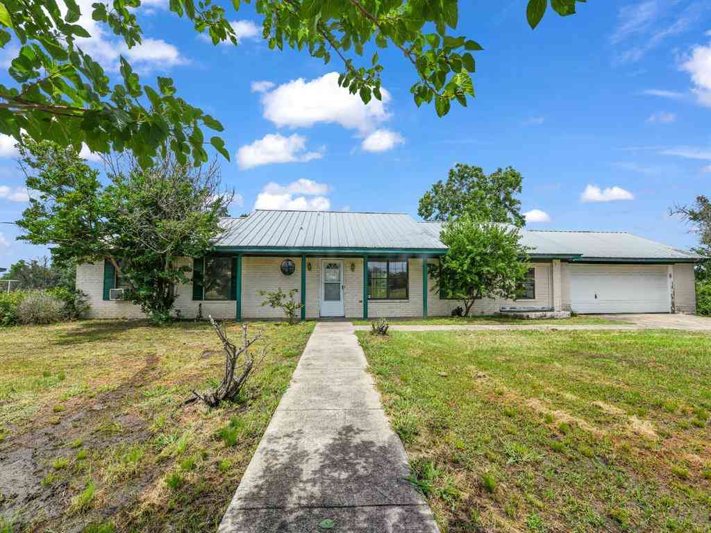 Homes For Sale - 401 Old Agnes Road<br/> Weatherford, TX 76088