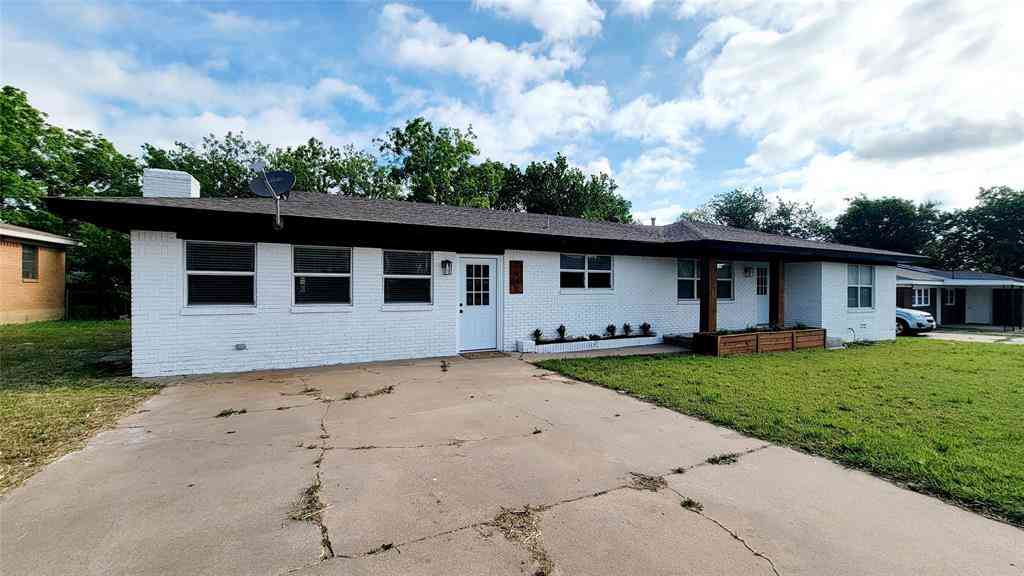 Homes For Sale - 1447 W Lingleville Road<br/> Stephenville, TX 76401