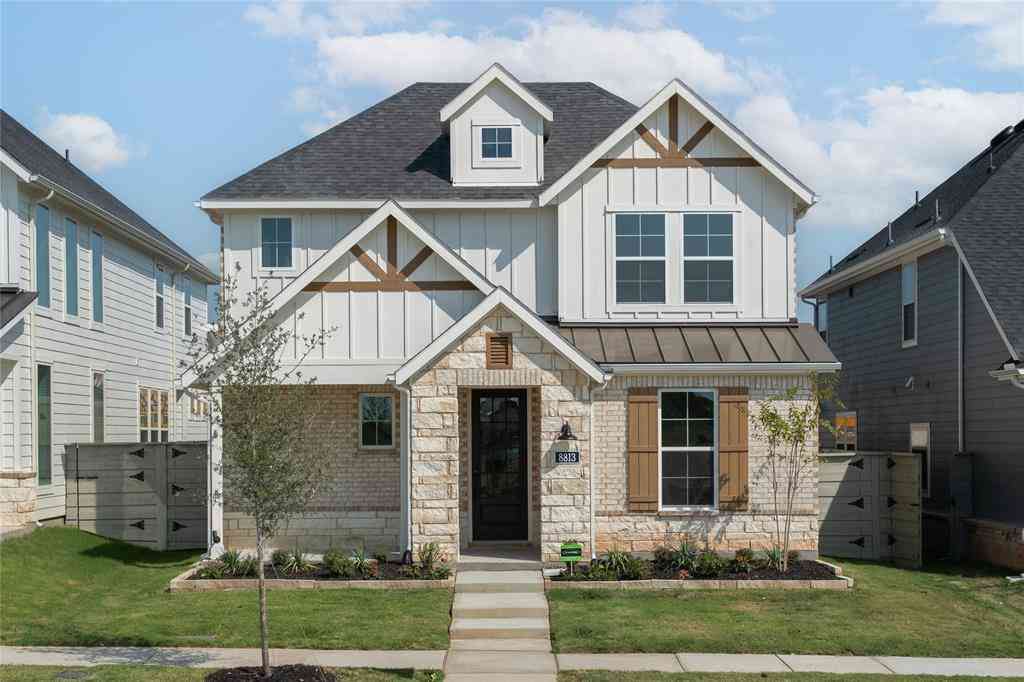Homes For Sale - 8813 Acorn Avenue<br/> Denton County, Justin, TX 76247