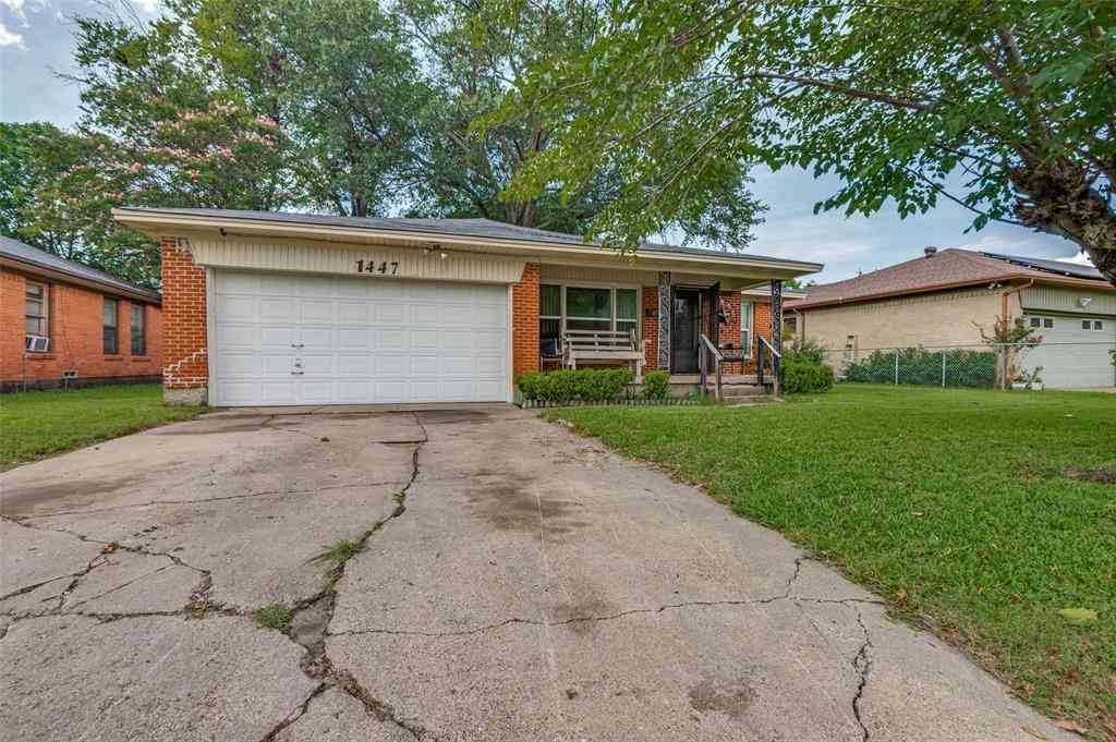 Homes For Sale - 1447 Gillette Street<br/> Dallas, TX 75217