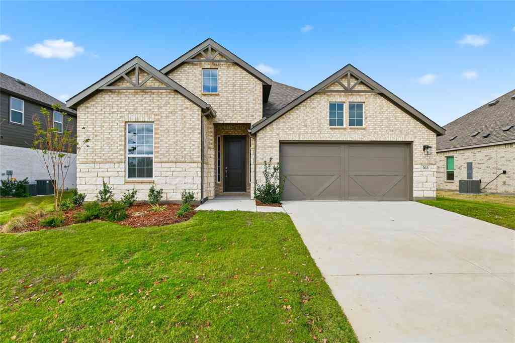 Homes For Sale - 565 Pebble Drive<br/> Waxahachie, TX 75167