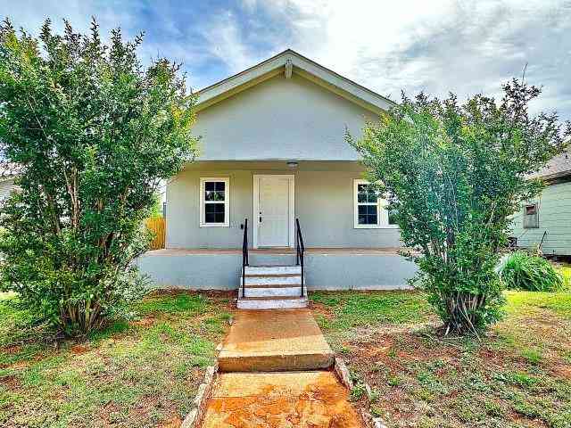 Homes For Sale - 1004 Oak Street<br/> Sweetwater, TX 79556