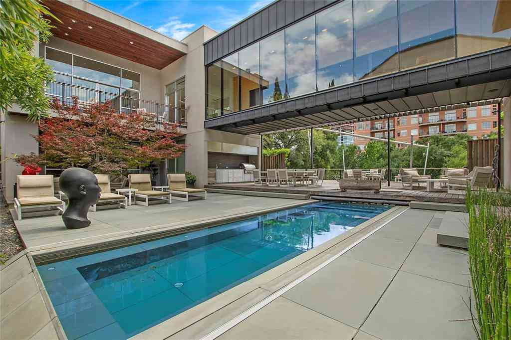 Homes For Sale - 2913 Sale Street<br/> Dallas, TX 75219