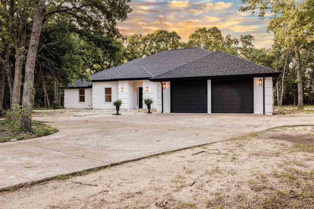 Homes For Sale - 10206 County Road 2450<br/> Terrell, TX 75160