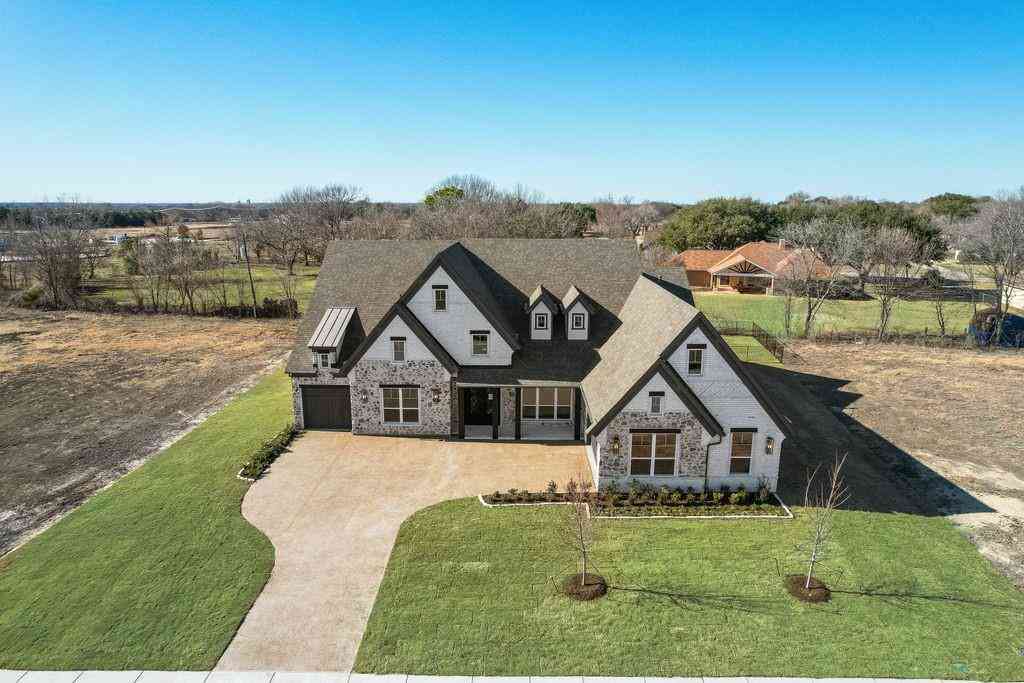 Homes For Sale - 529 Fallen Timber Drive<br/> Rockwall County, Heath, TX 75126
