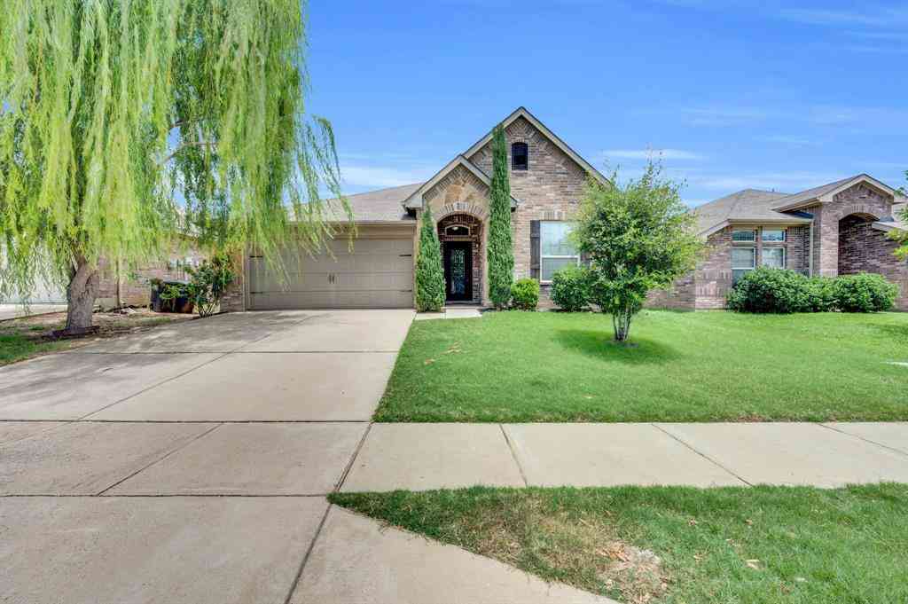 Homes For Sale - 2804 Stonewall Lane<br/> Fort Worth, TX 76123