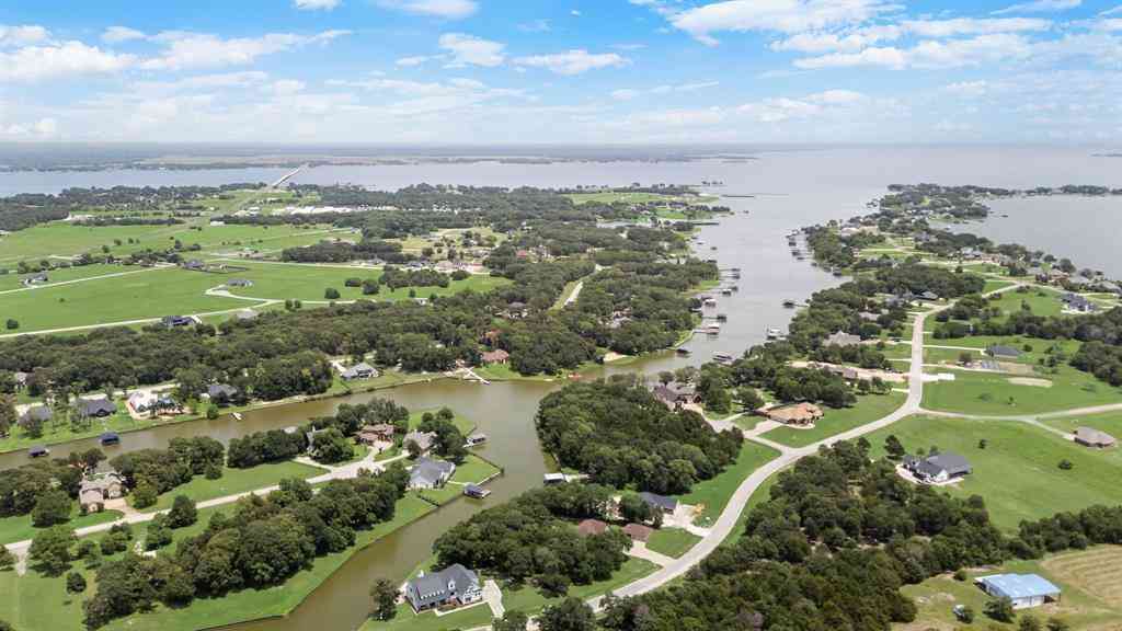 Homes For Sale - 715 Hatteras Drive<br/> Corsicana, TX 75109