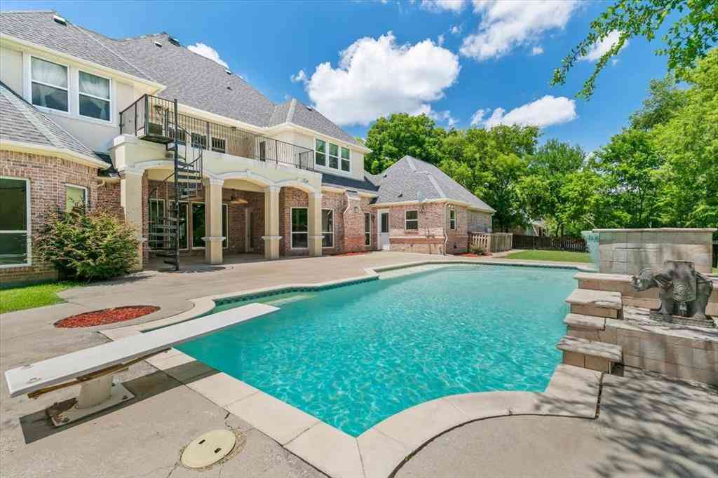 Homes For Sale - 8945 Waterchase Circle<br/> Fort Worth, TX 76120