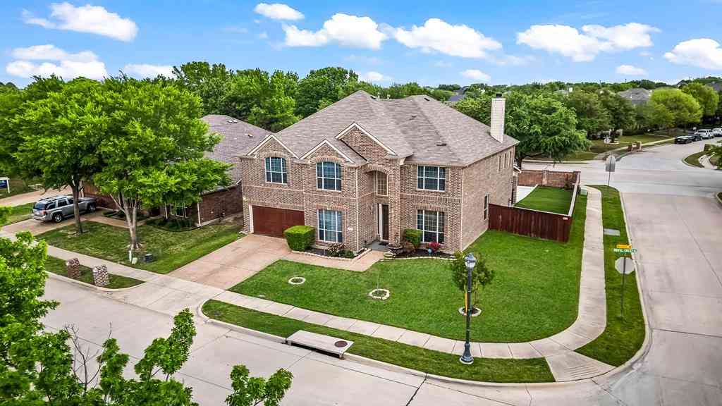 Homes For Sale - 713 Royal Crest Court<br/> McKinney, TX 75072