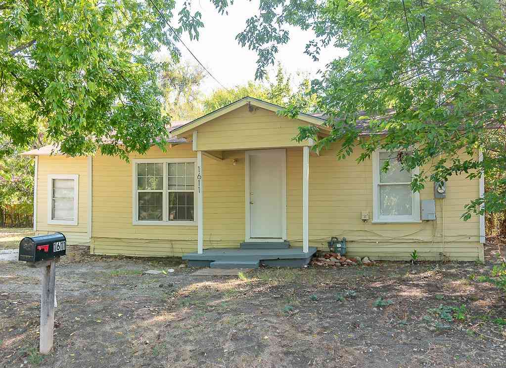 Homes For Sale - 1611 Clark Street<br/> Hunt County, Greenville, TX 75401