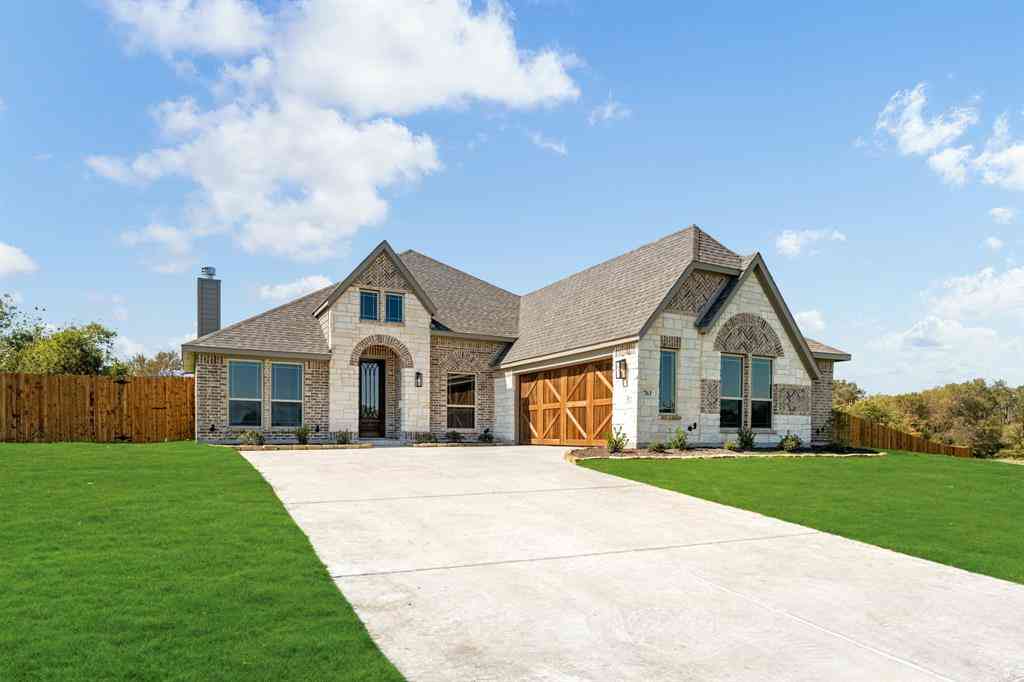 Homes For Sale - 763 Crystal Lake Lane<br/> Red Oak, TX 75154