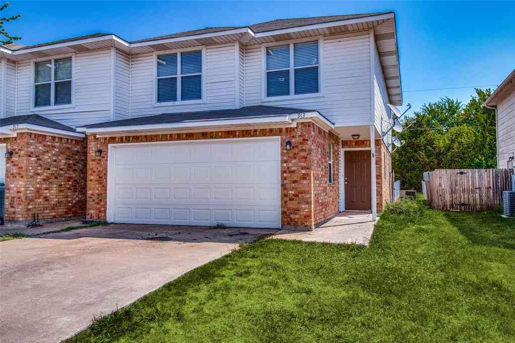 Multifamily For Rent - 913 N Brents Avenue<br/> Grayson County, Sherman, TX 75090