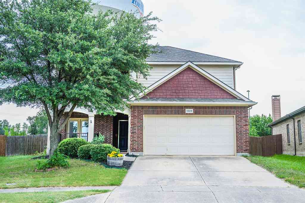 Homes For Sale - 1929 Frosted Willow Lane<br/> Fort Worth, TX 76177