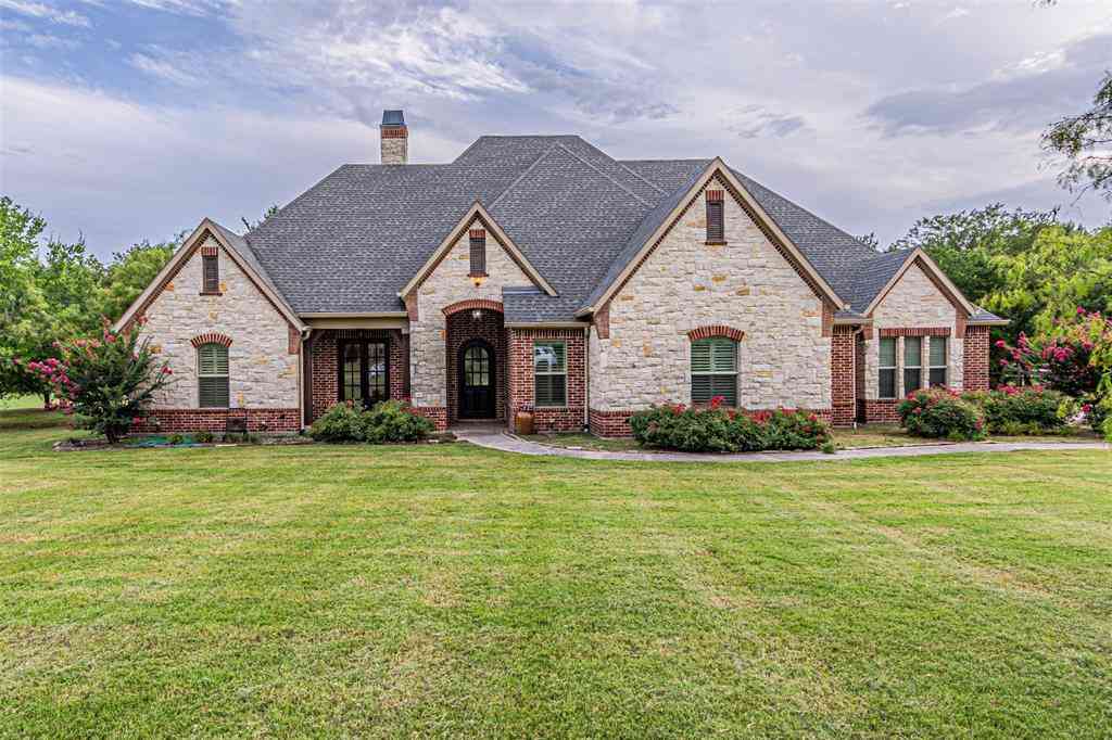 Homes For Sale - 300 Horseshoe Bend<br/> Royse City, TX 75189