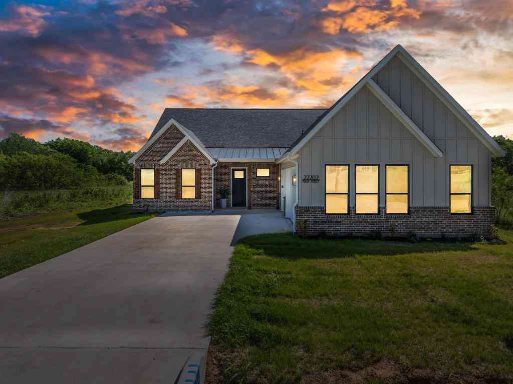 Homes For Sale - 22202 Field Street<br/> Whitney, TX 76692