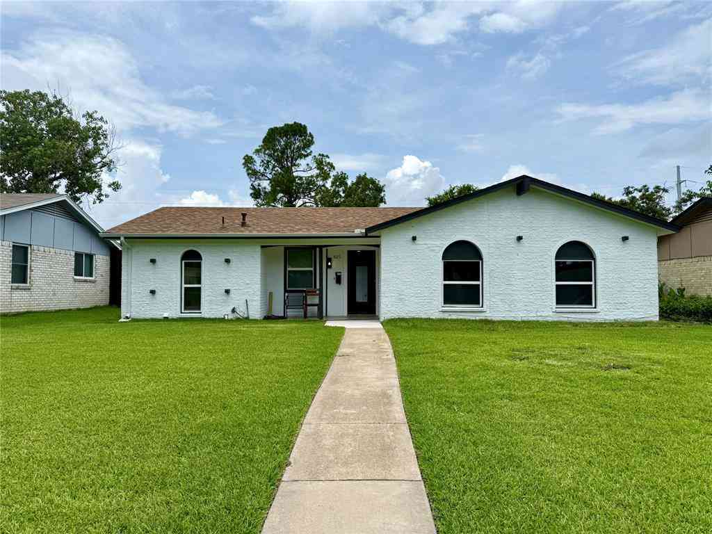 Homes For Sale - 809 Longbeach Drive<br/> Garland, TX 75043