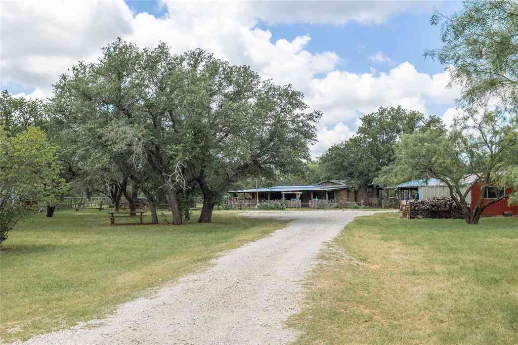 Homes For Sale - 601 Country Oaks Lane<br/> Brownwood, TX 76801
