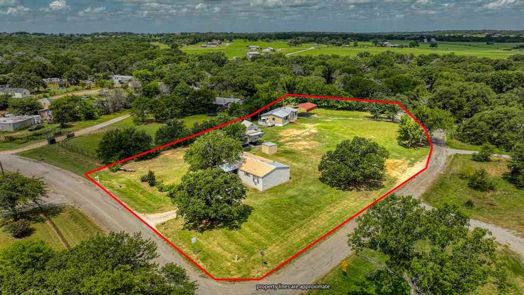 Homes For Sale - 221 Briar Oaks Drive<br/> Parker County, Azle, TX 76020