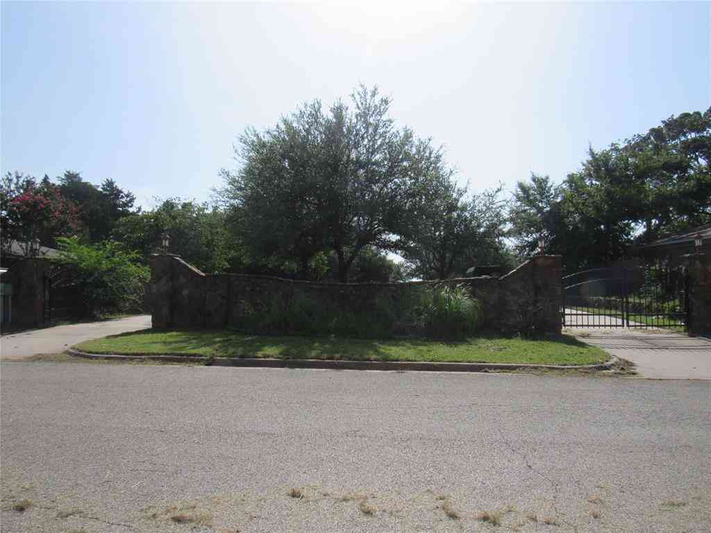 Vacant Land For Sale - 2206 Bluebonnet Avenue<br/> Denison, TX 75020
