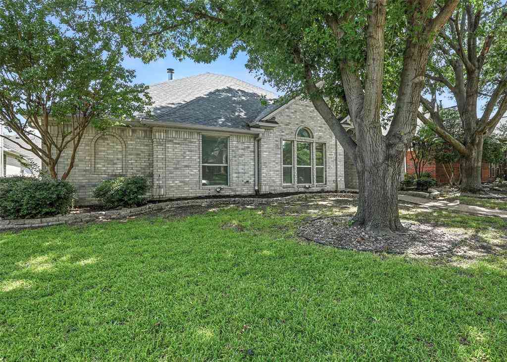 Homes For Sale - 3916 Granbury Drive<br/> Dallas, TX 75287