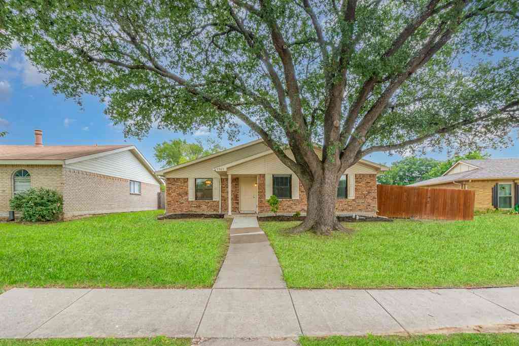 Homes For Sale - 5905 Cedar Lane<br/> Rowlett, TX 75089